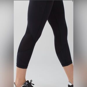 Lululemon Pace Rival Crop *22"
Black size 4